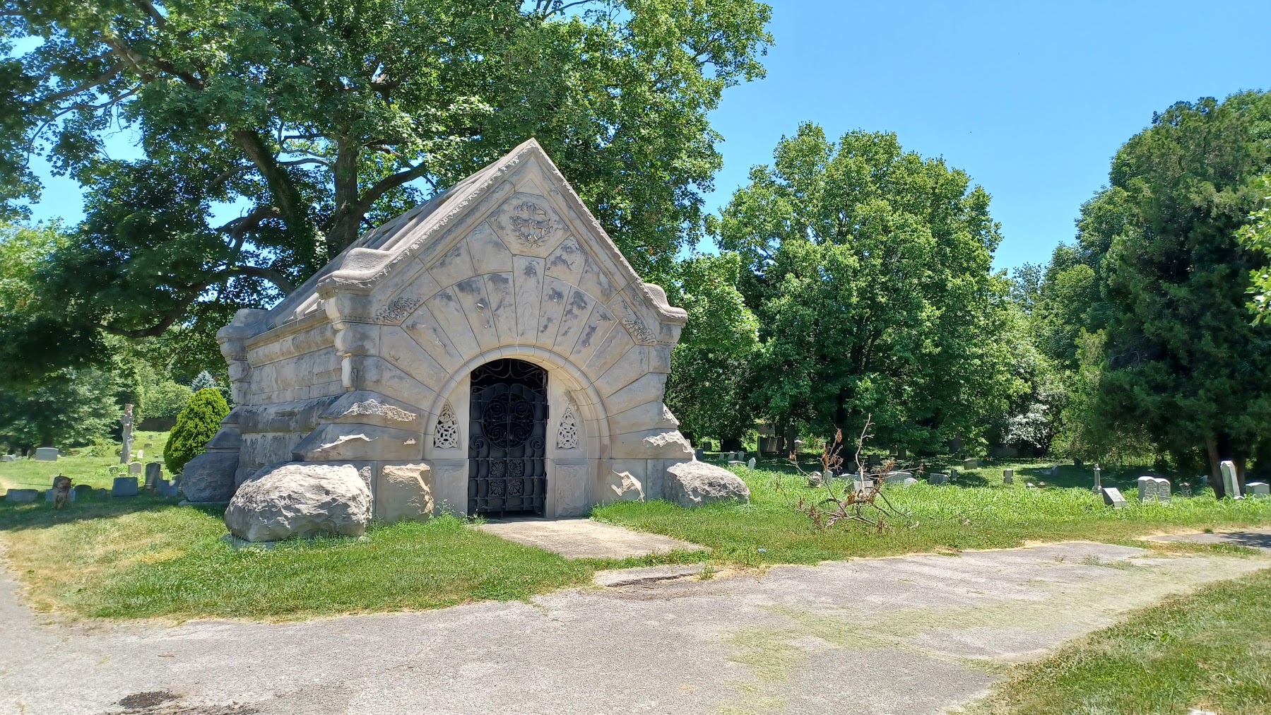 Eastern Cemetery photo 1